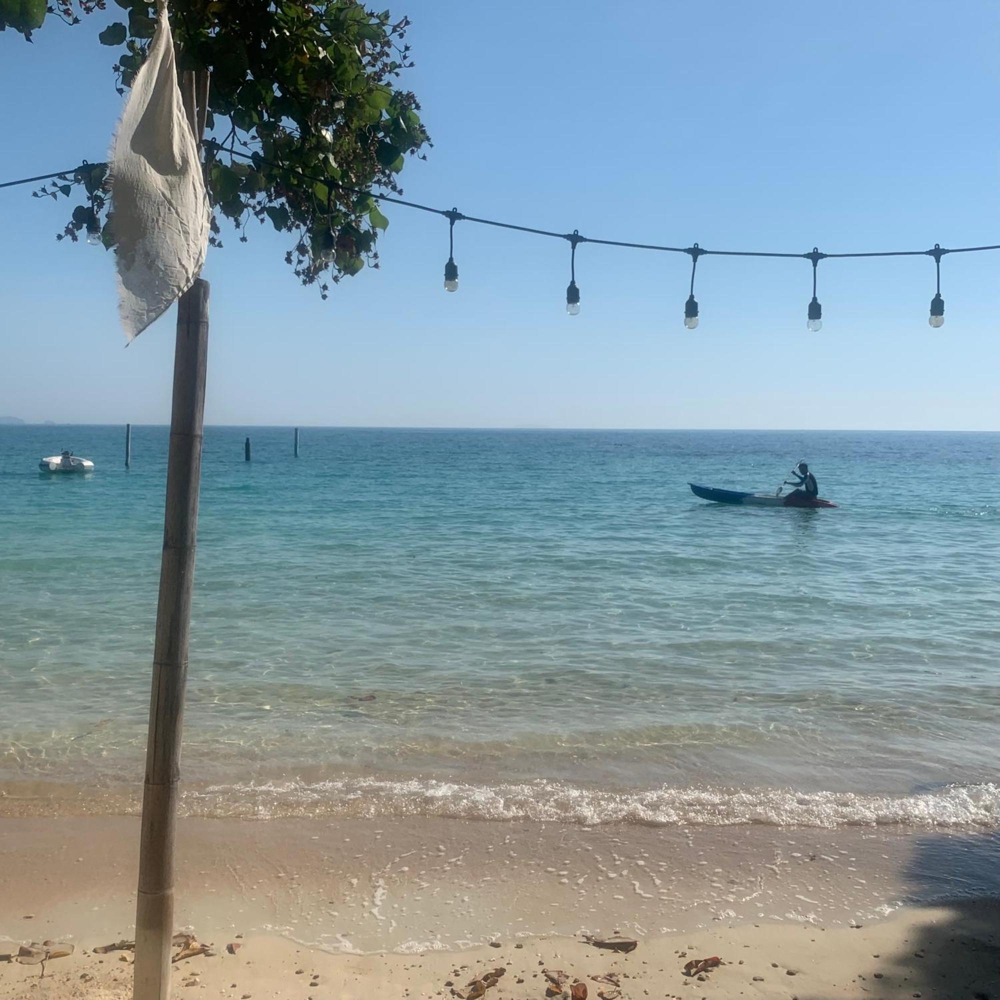 ลุงดำฮัทบีช Hotel Koh Samet Екстериор снимка